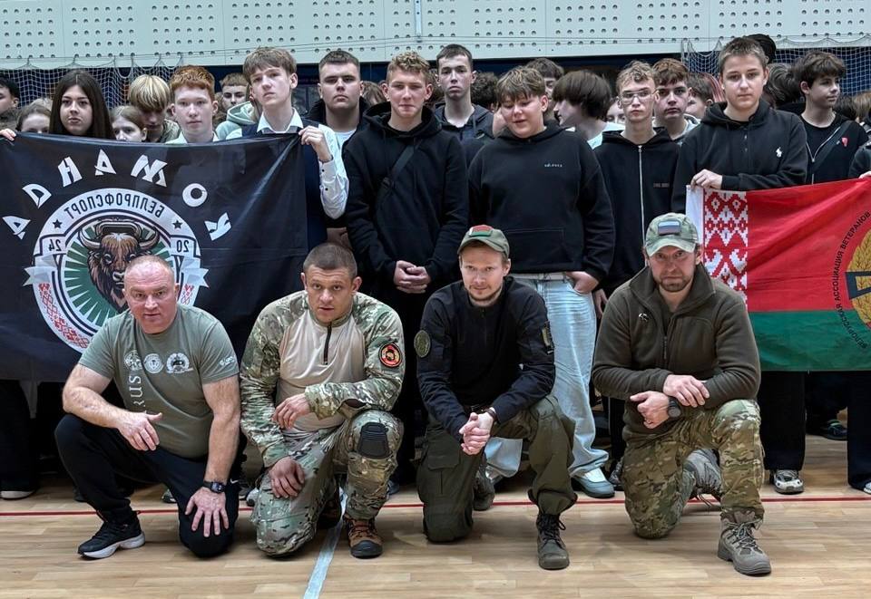 Команда "БелПрофСпорт" посетила физкультурно-оздоровительный комплекс в городе Ошмяны
